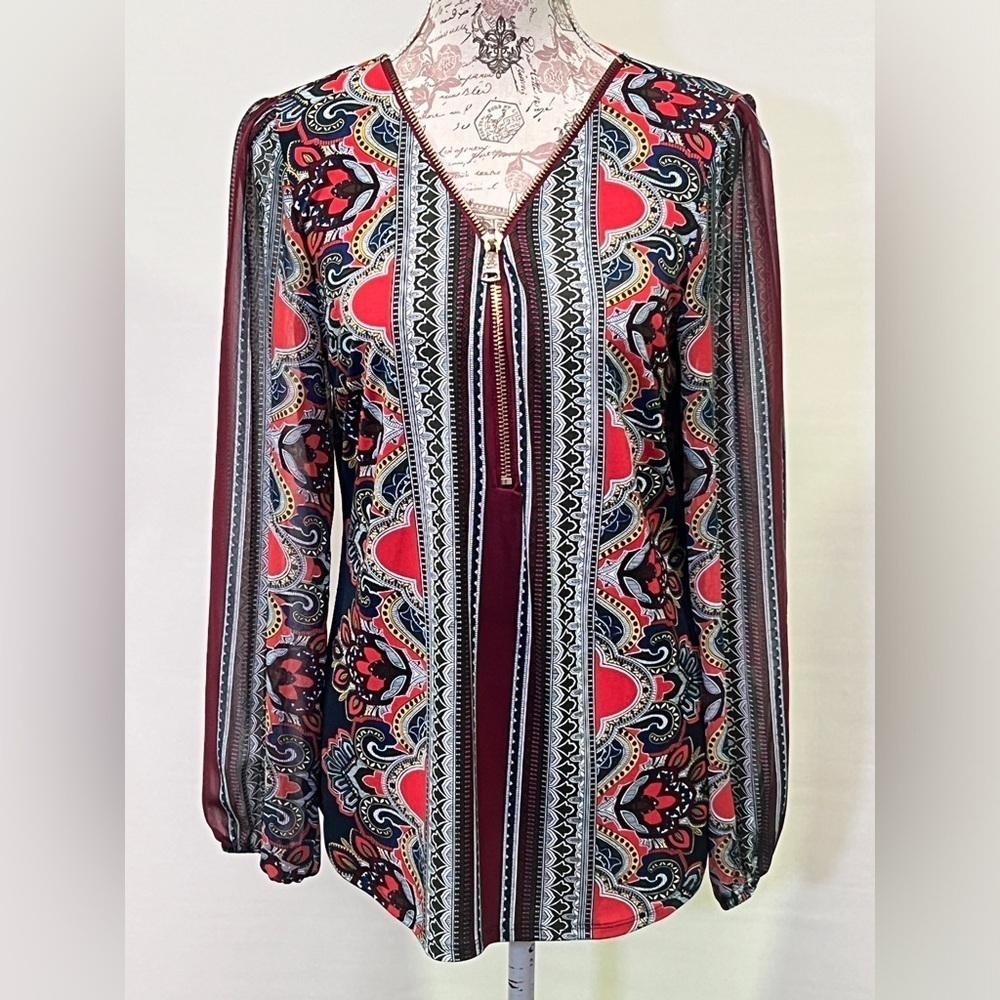 COCO BIANCO Burgundy and red‎ paisley zip front blouse size M.